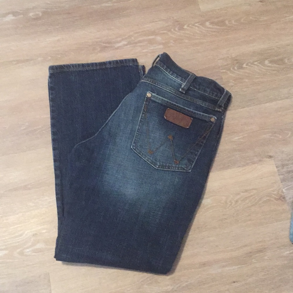 Men’s wrangler retro relaxed boot 34/32